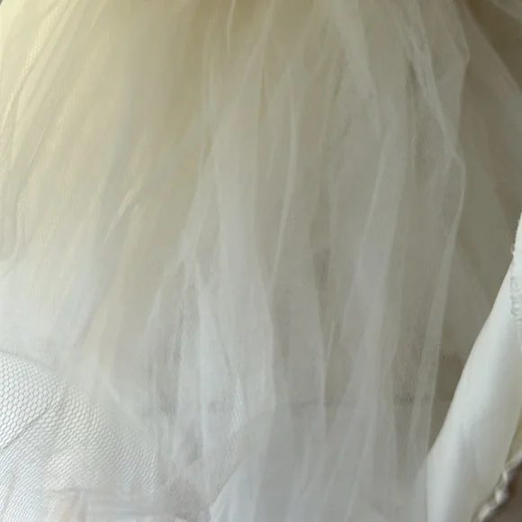 David’s Bridal wedding g dress size 14